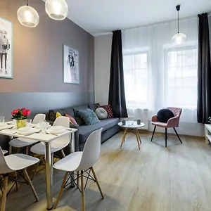 Friendhouse , Cracovia Polonia